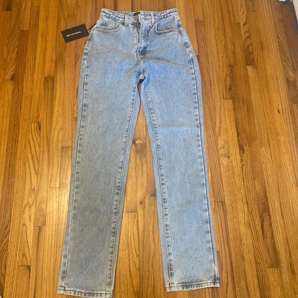 Pretty Little Thing Light Wash Straight Leg Jeans